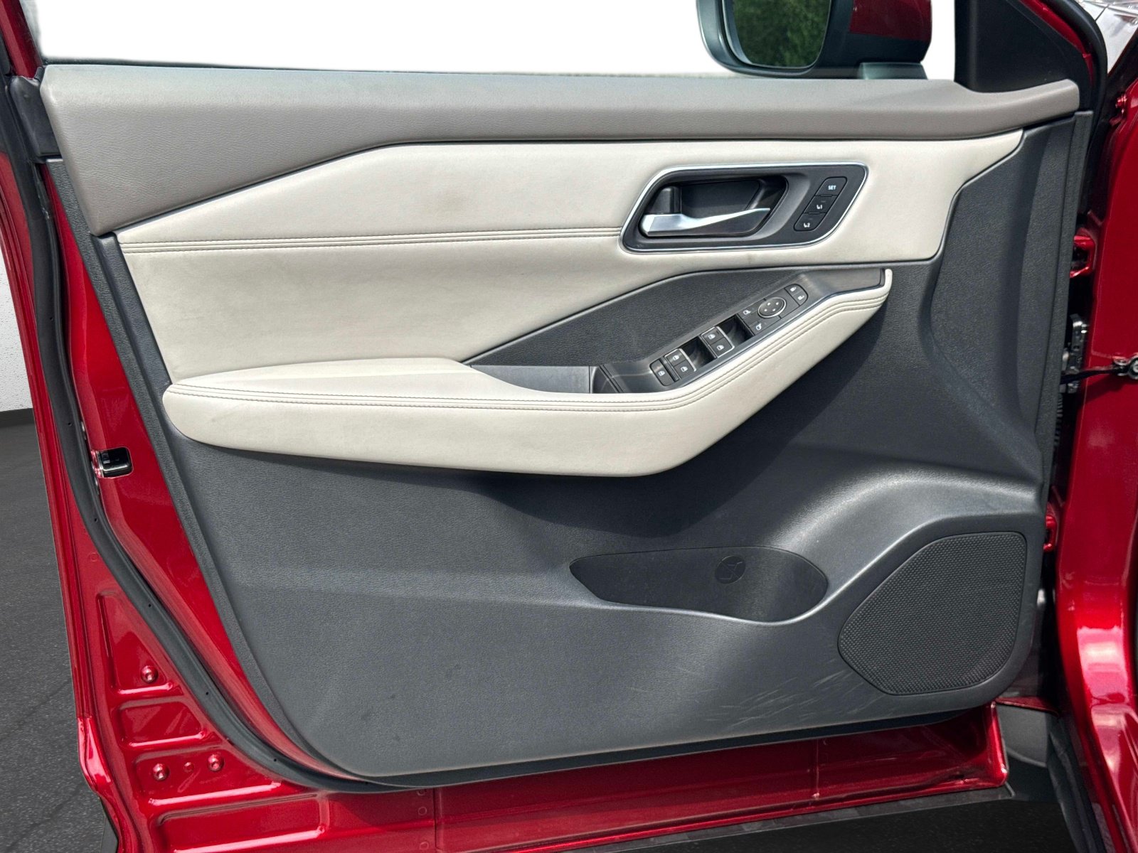 Used 2021 Nissan Rogue SL w/ Premium Package FWD image 19