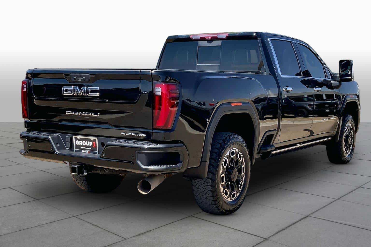 Used 2024 GMC Sierra 2500 Denali Ultimate AWD/4WD image 13
