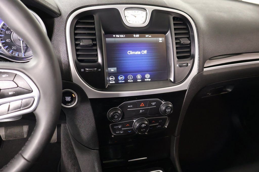 Used 2023 Chrysler 300 Touring w/ Sport Appearance Package image 5