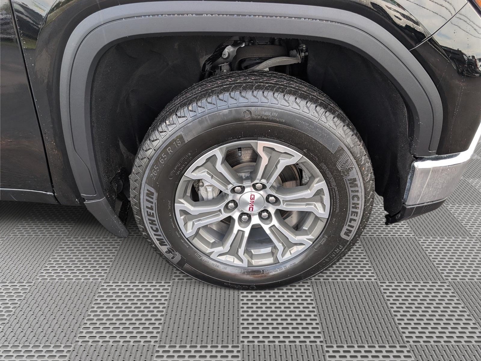 Used 2025 GMC Sierra 1500 SLT AWD/4WD image 9
