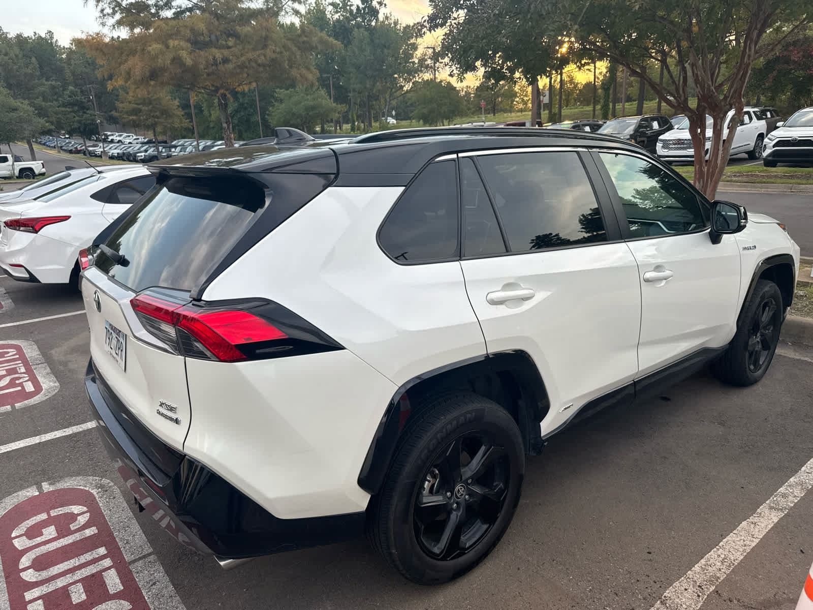 Used 2021 Toyota RAV4 XSE AWD/4WD image 4