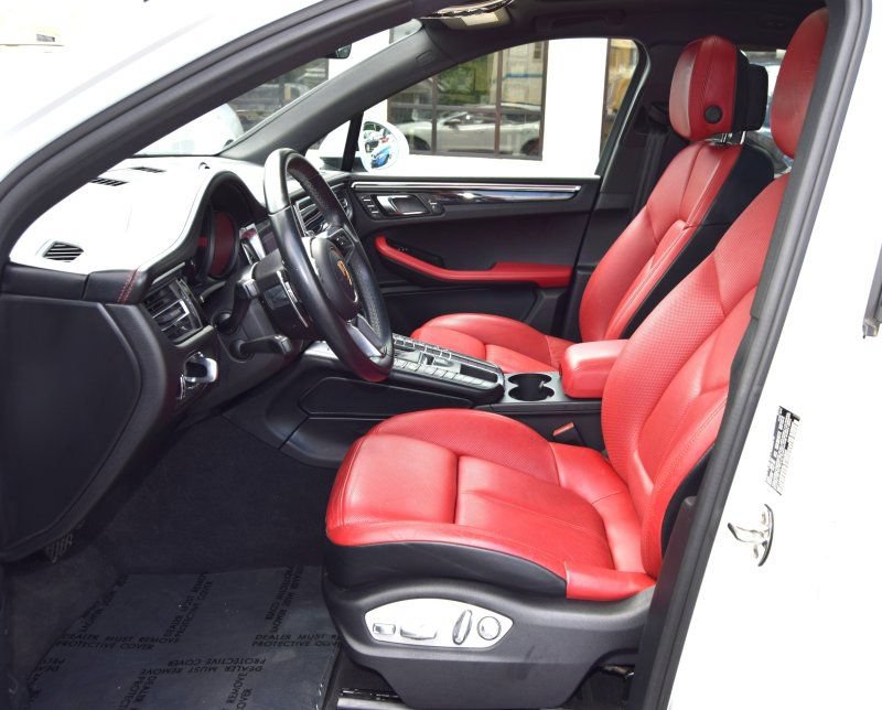 Used 2019 Porsche Macan AWD/4WD image 18
