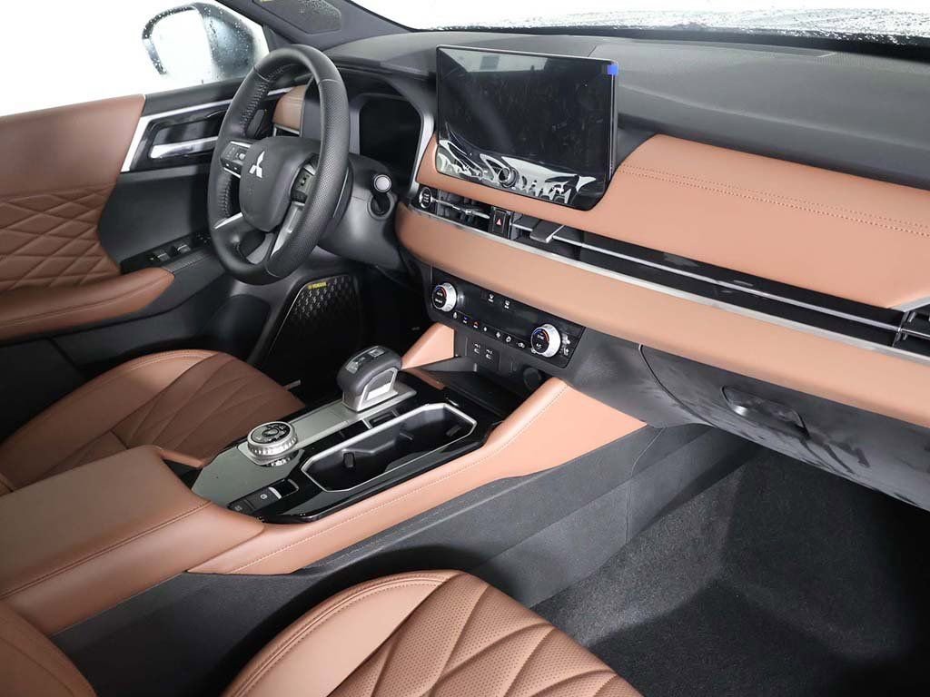 New 2026 Mitsubishi Outlander SEL image 31