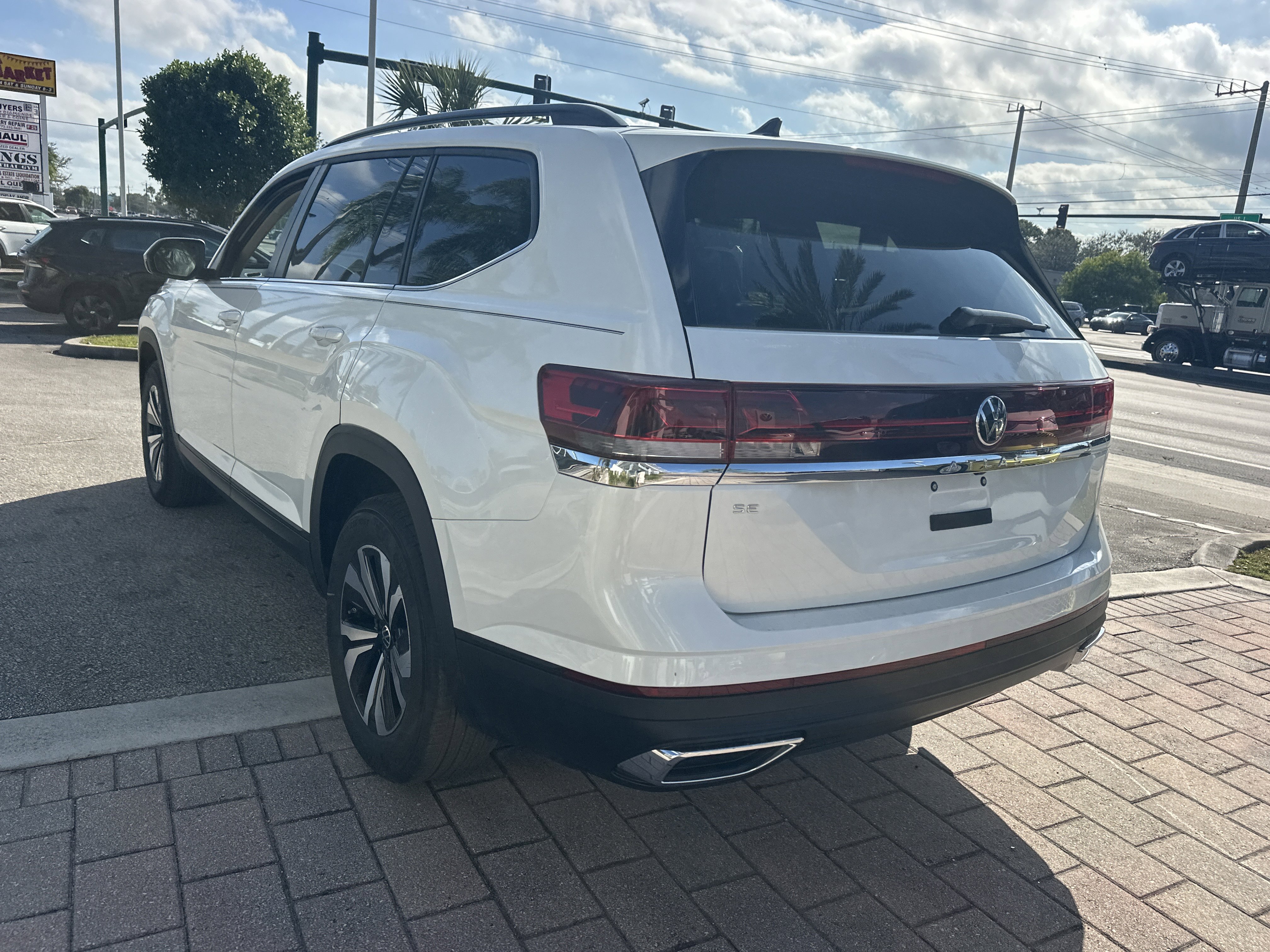 New 2026 Volkswagen Atlas SE image 8