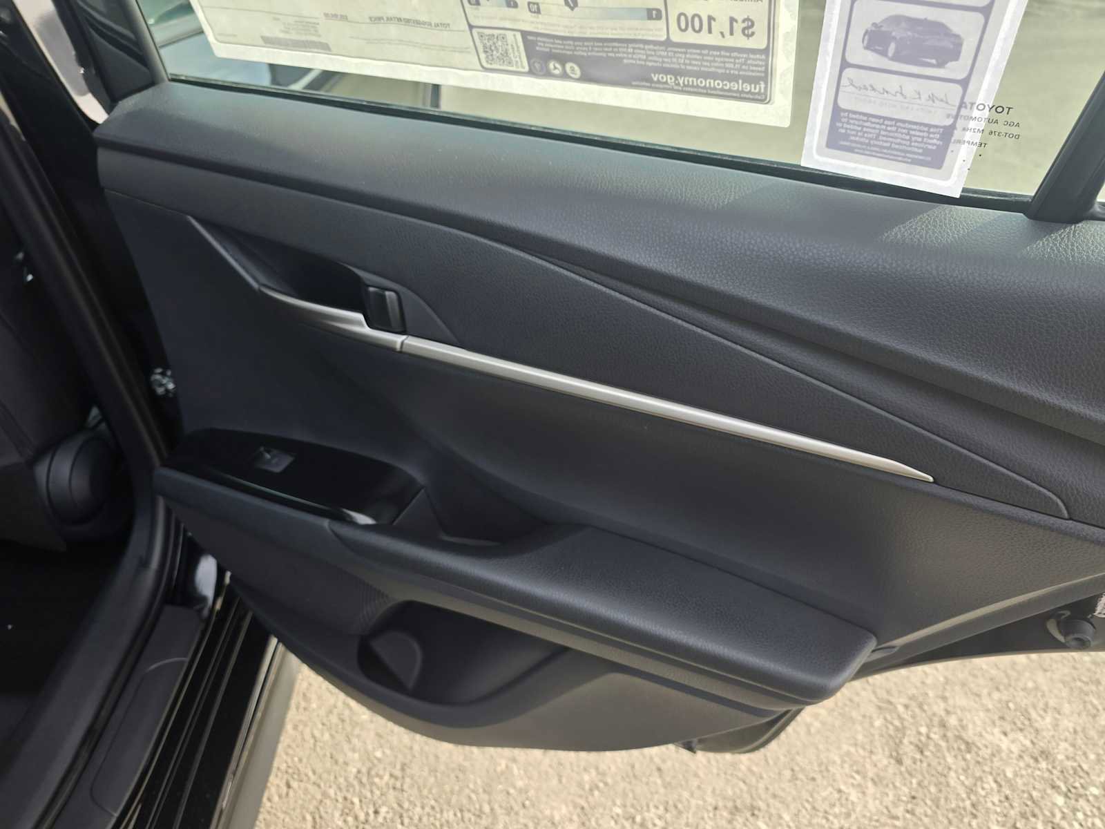 New 2026 Toyota Camry Hybrid image 14