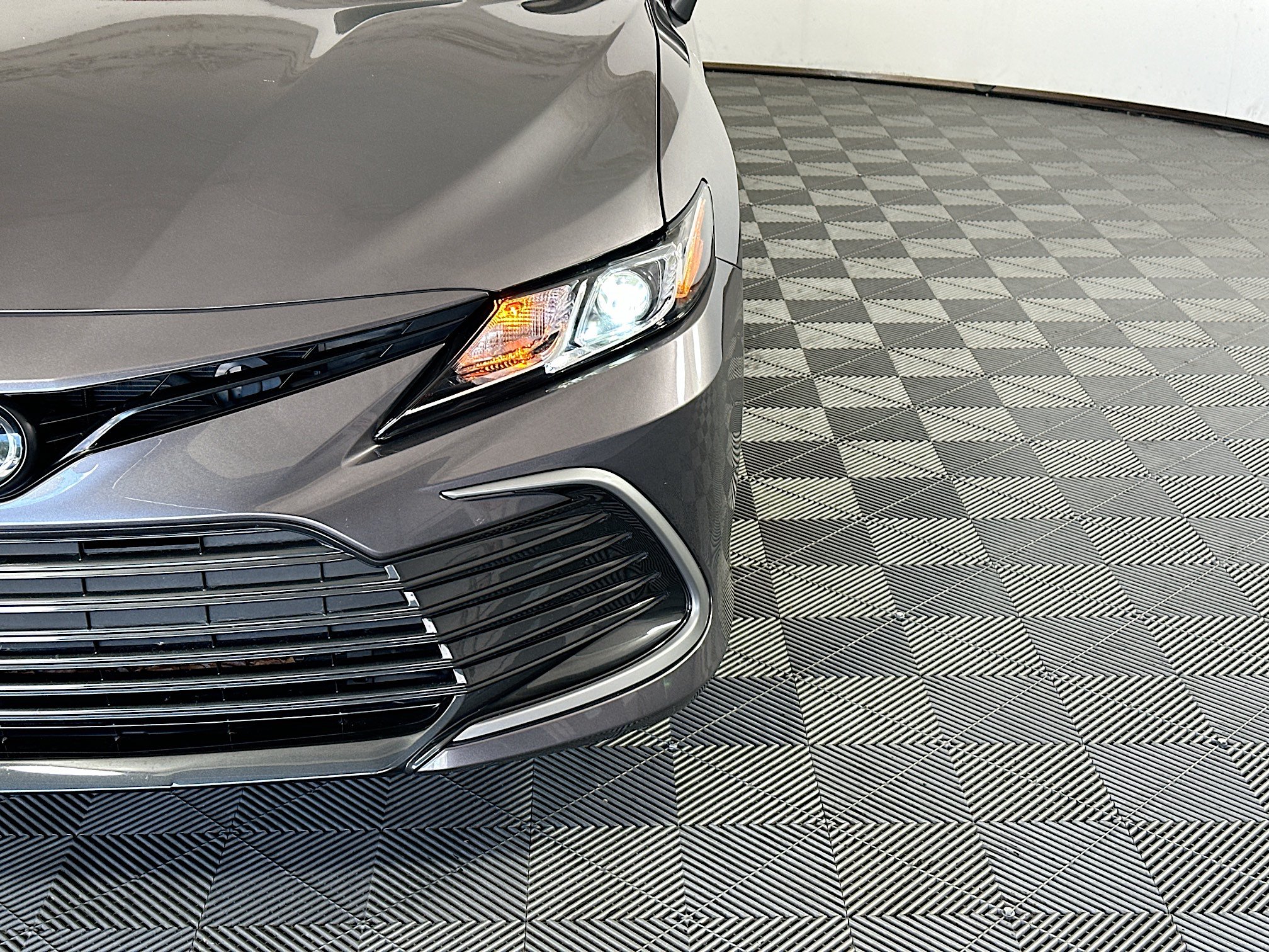 Used 2023 Toyota Camry LE FWD image 9