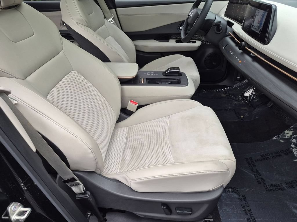Used 2023 Nissan Ariya FWD image 29