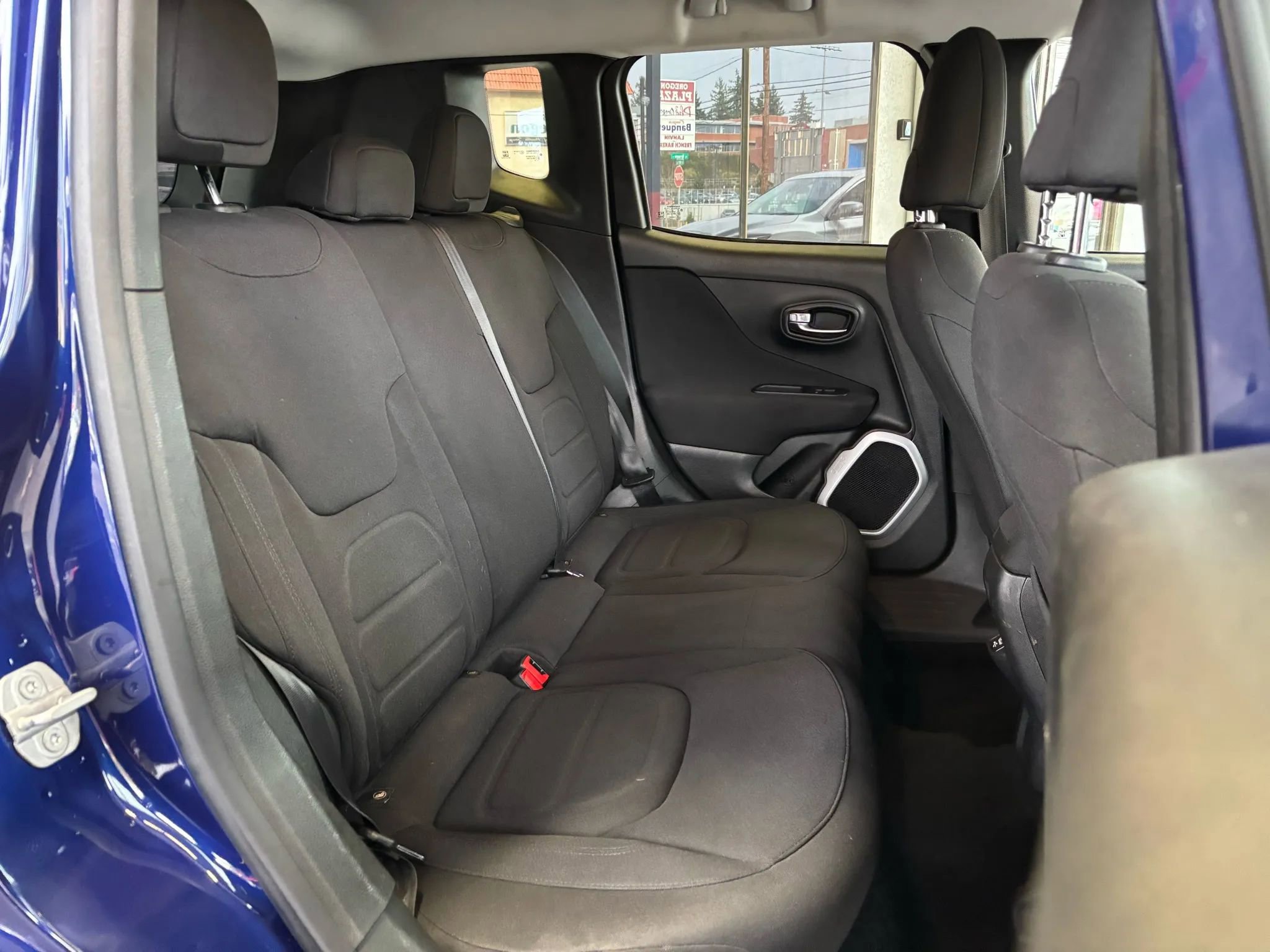 Used 2018 Jeep Renegade Latitude image 22