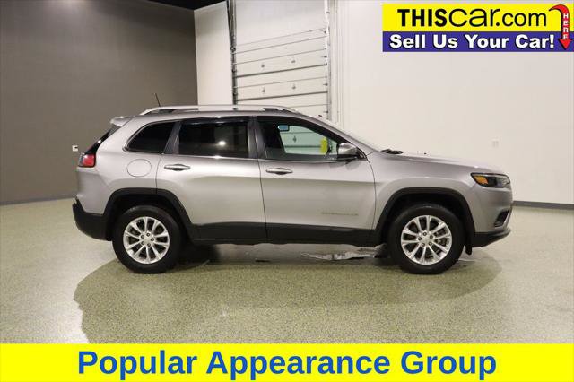 Used 2019 Jeep Cherokee Latitude w/ Cold Weather Group AWD/4WD image 9