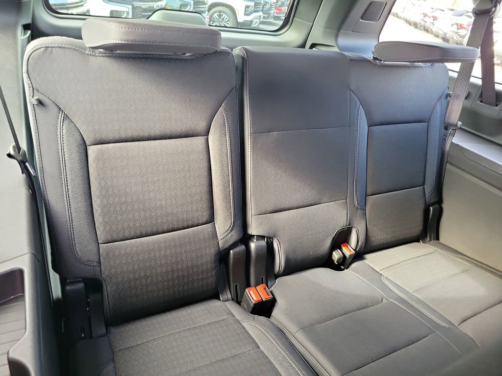 New 2026 Chevrolet Suburban LS image 19