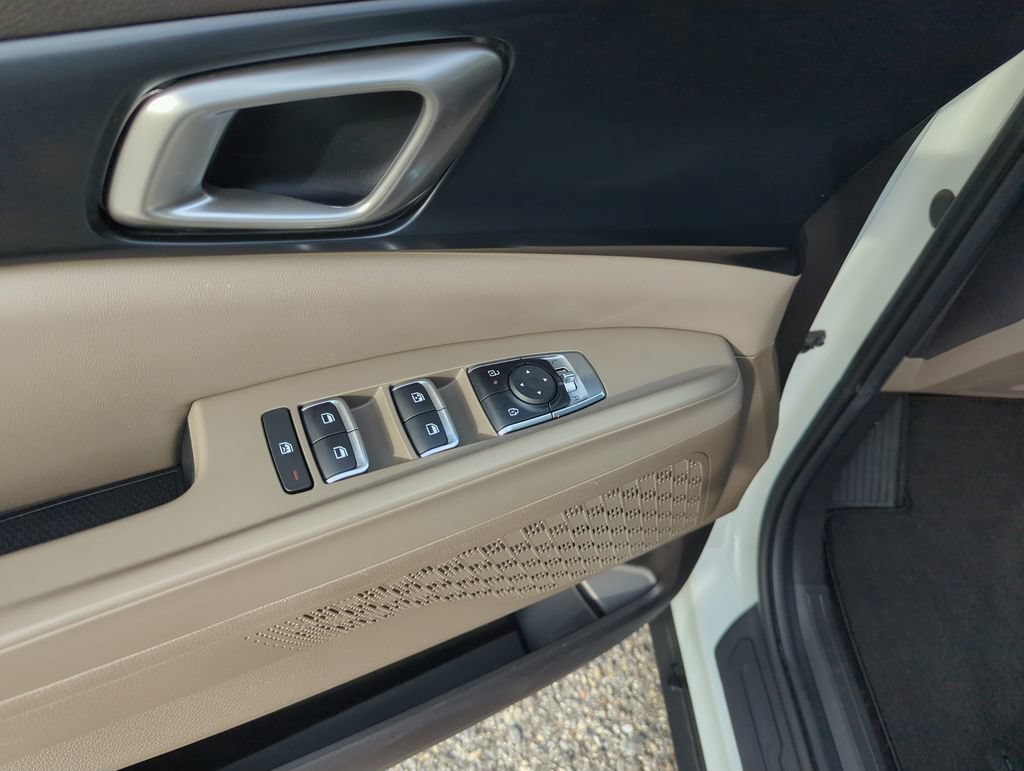 Used 2026 Kia Carnival FWD image 19