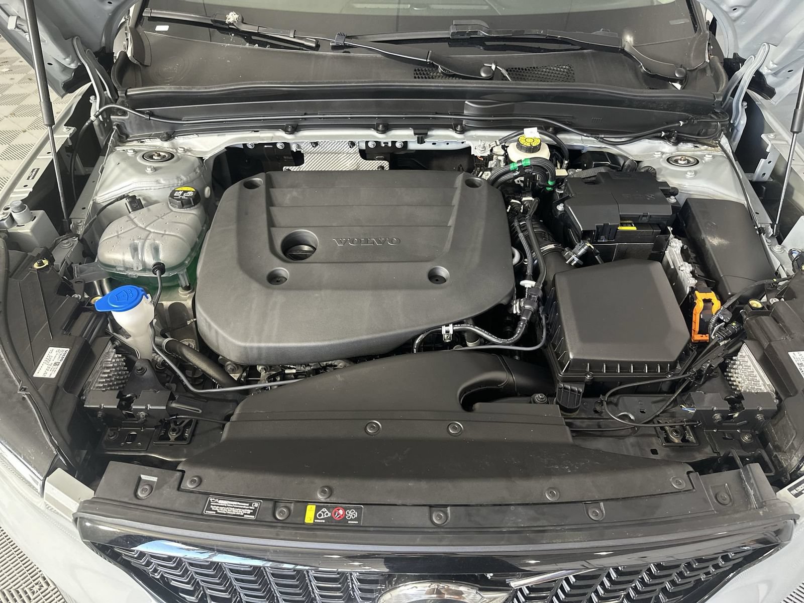 Used 2026 Volvo XC40 B5 Plus AWD/4WD image 28