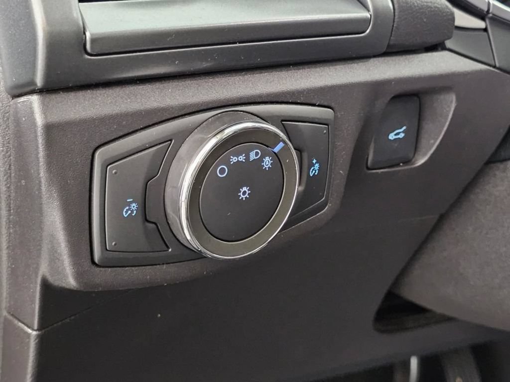 Used 2016 Ford Fusion SE FWD image 29