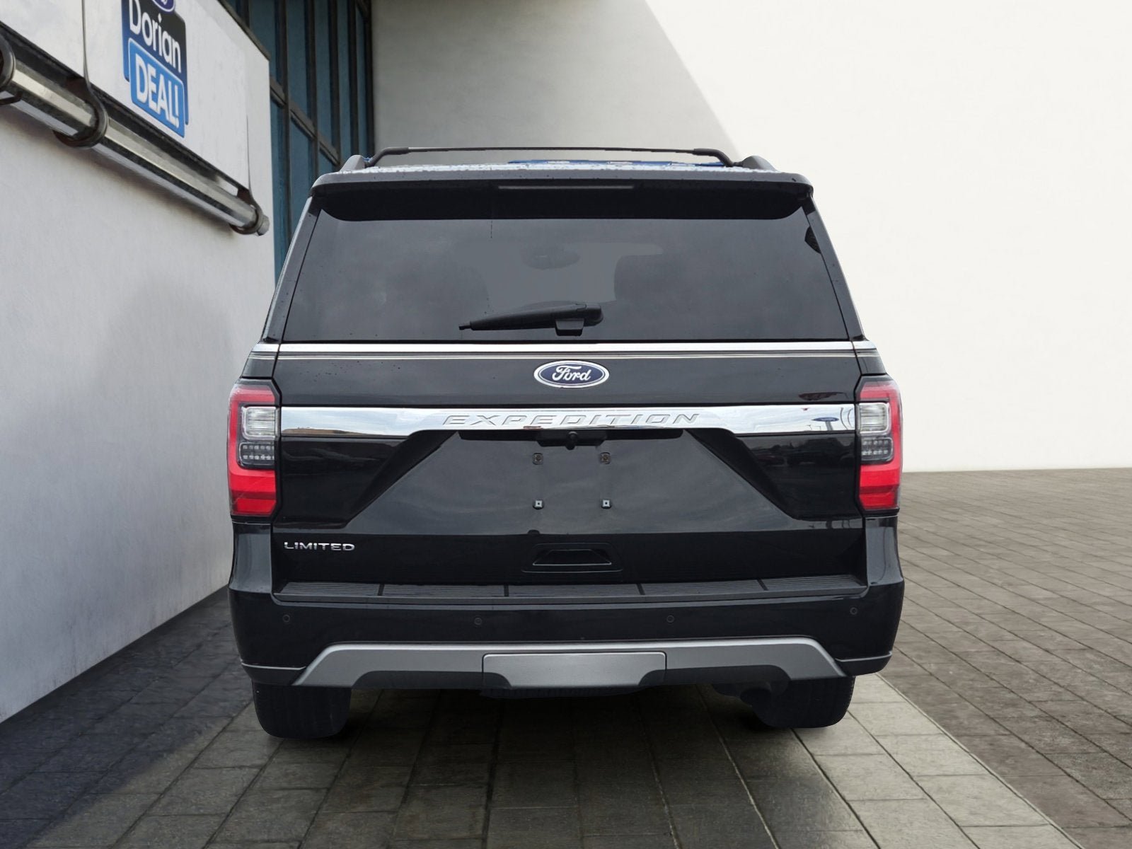 Used 2020 Ford Expedition Limited w/ Equipment Group 301A image 4