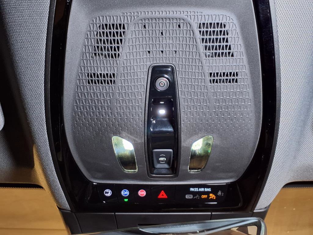 Used 2025 Cadillac Optiq Sport 1 w/ LPO, ONYX Package image 12