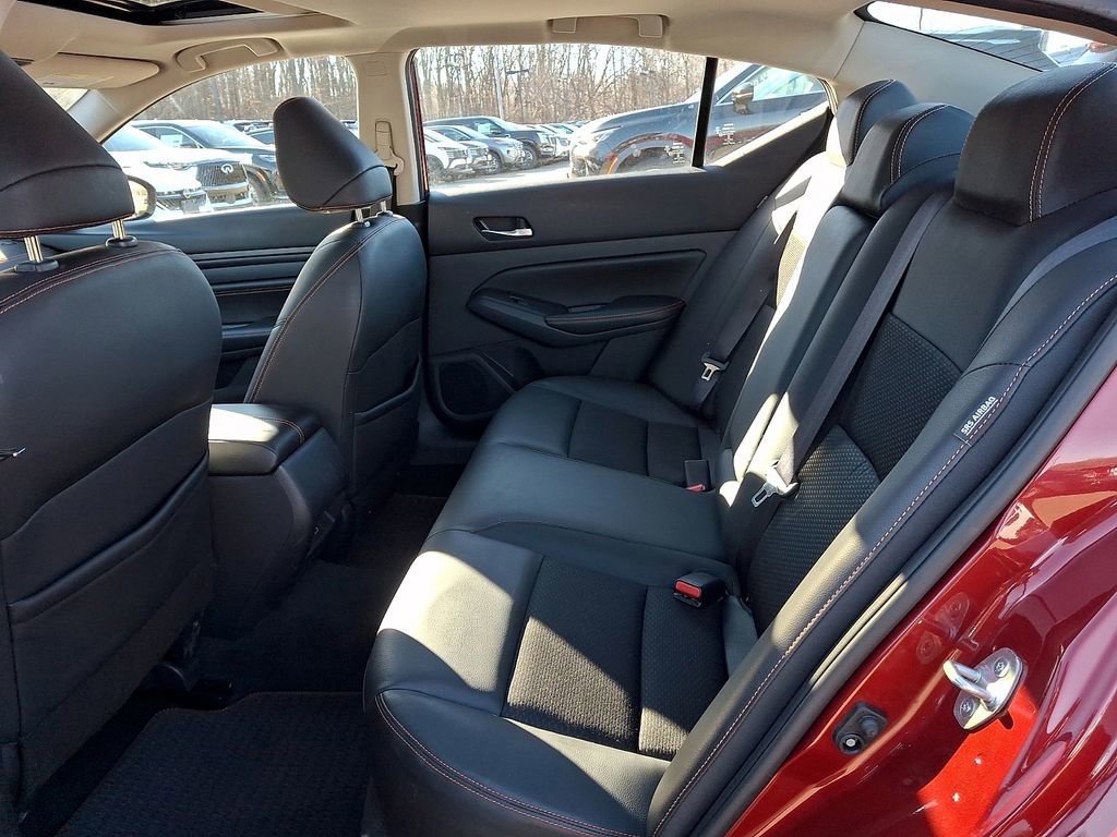 Used 2021 Nissan Altima 2.5 SR w/ SR Premium Package image 11