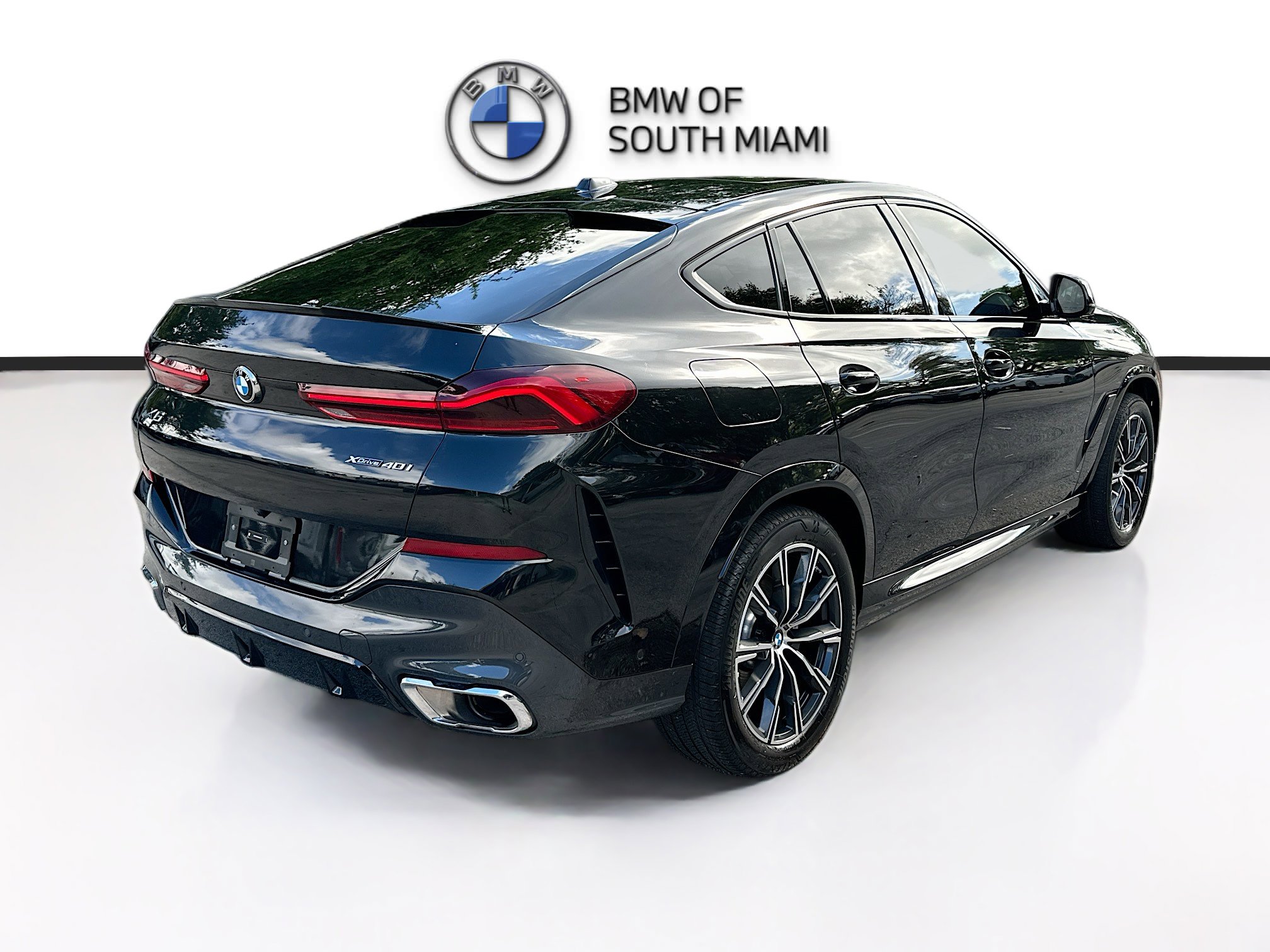 Used 2025 BMW X6 xDrive40i w/ Climate Comfort Package image 7