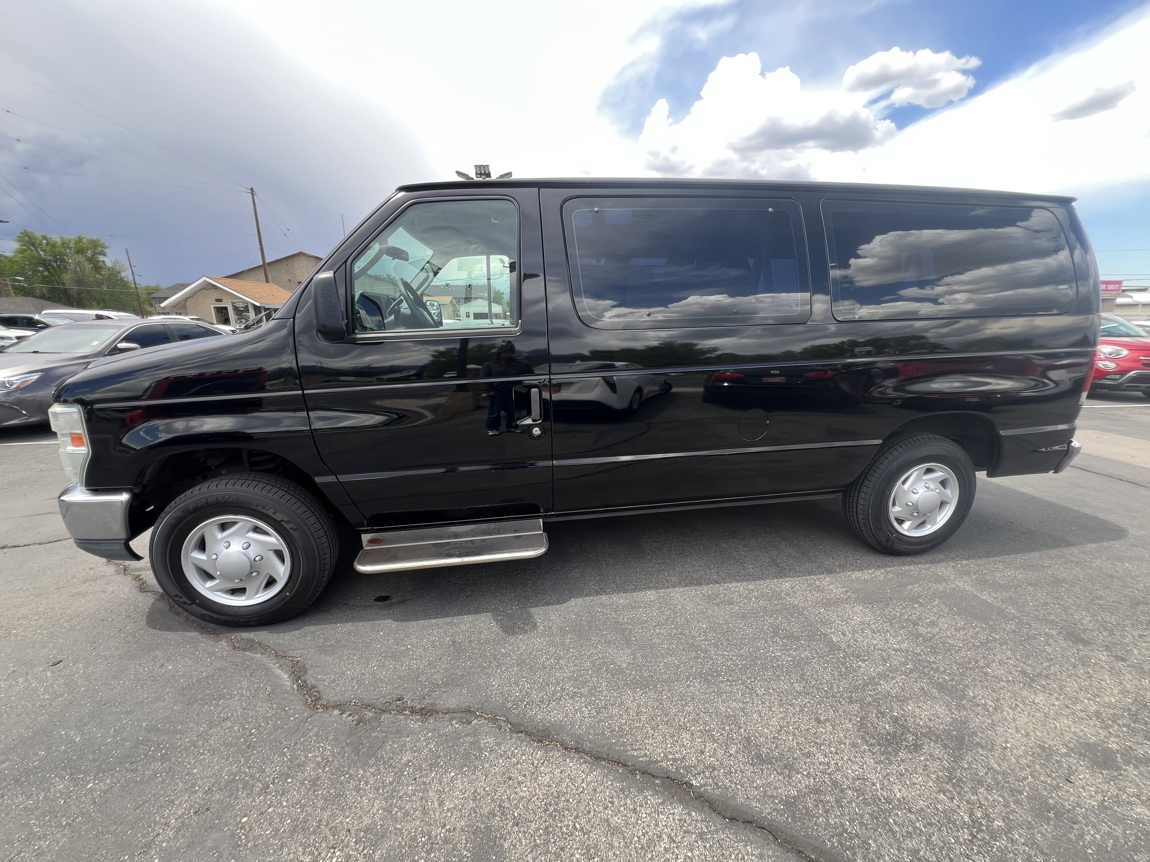 Used 2014 Ford E-150 and Econoline 150 Wagon RWD image 4