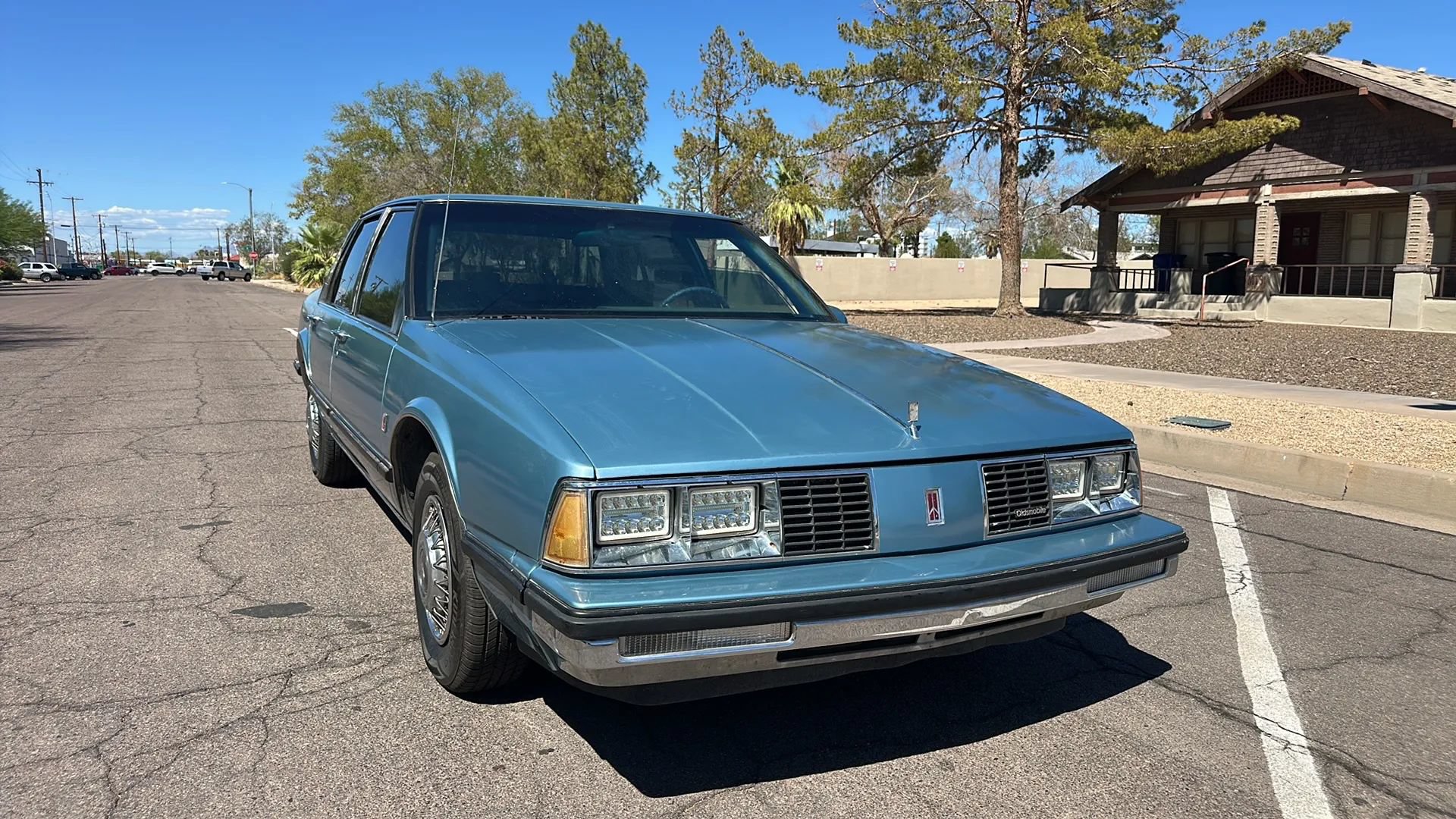 Used 1990 Oldsmobile 88 Royale Brougham FWD image 31