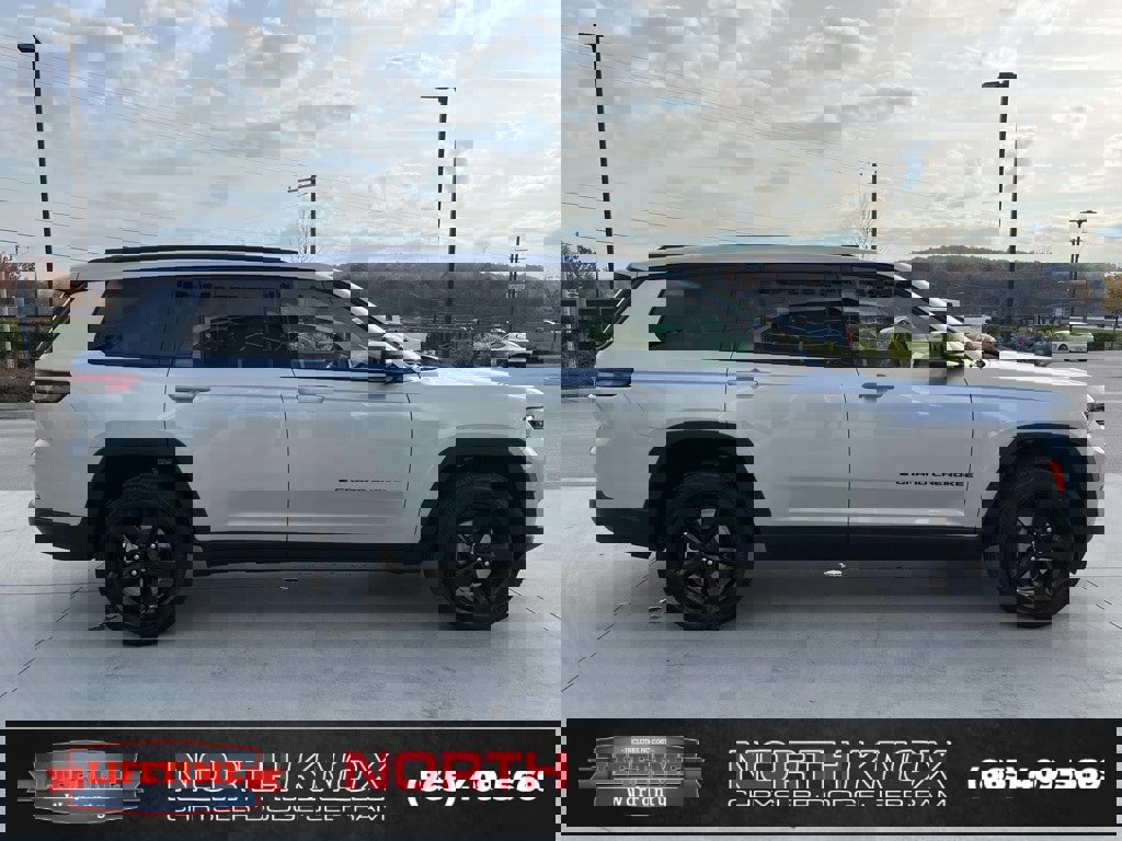 New 2025 Jeep Grand Cherokee L Altitude image 23