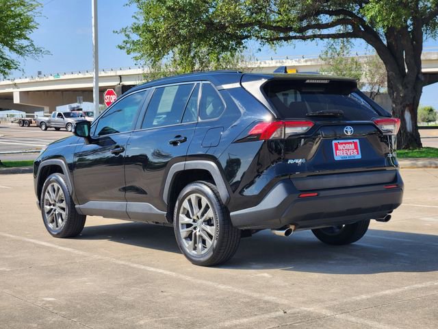 Used 2019 Toyota RAV4 XLE Premium image 4