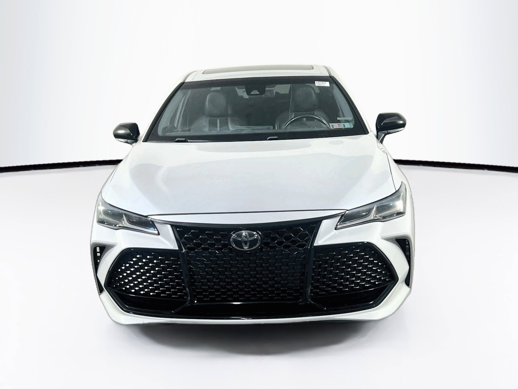 Used 2019 Toyota Avalon Touring w/ All Weather Liner Package FWD image 2