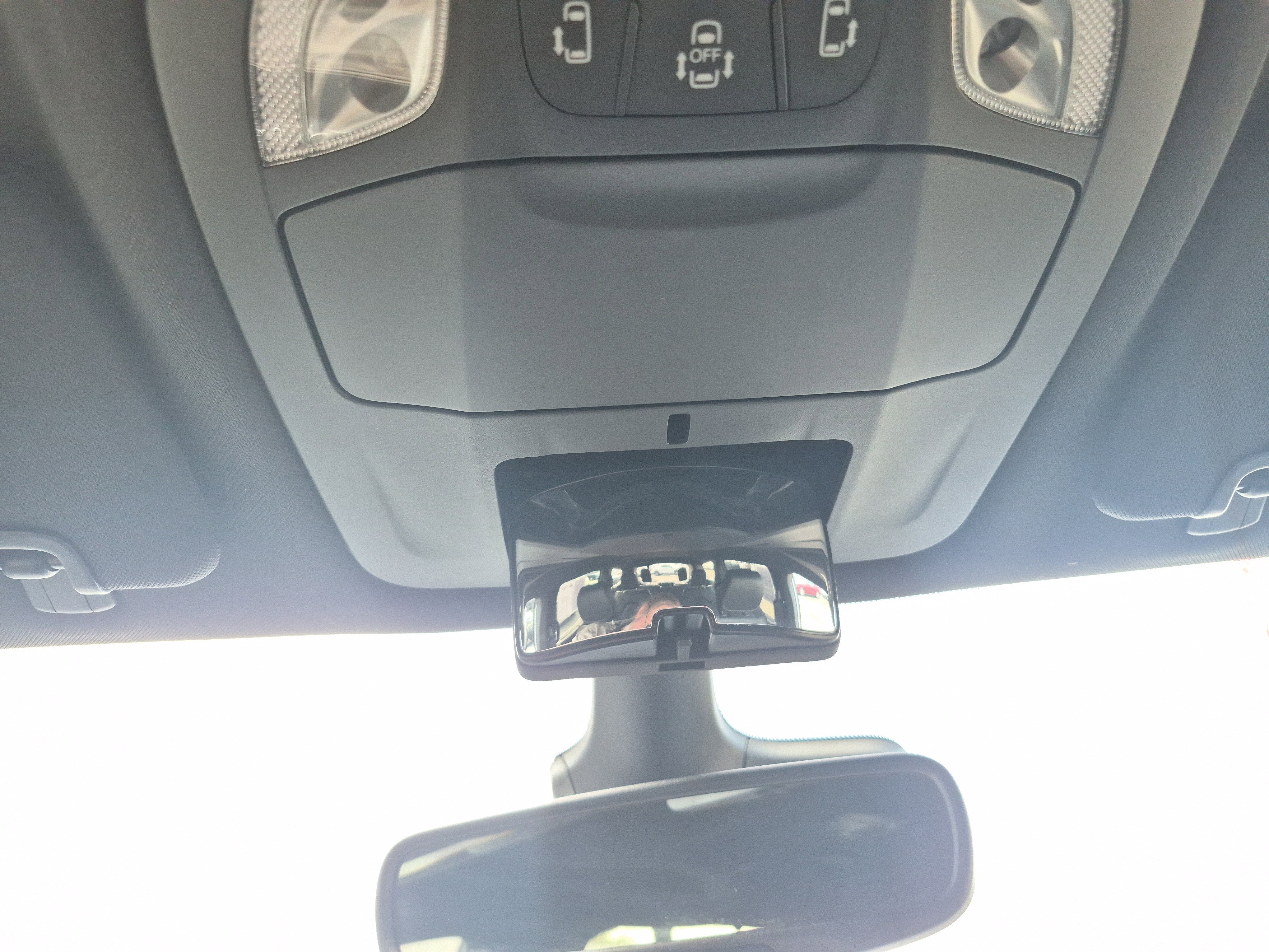Used 2026 Chrysler Pacifica Select image 40