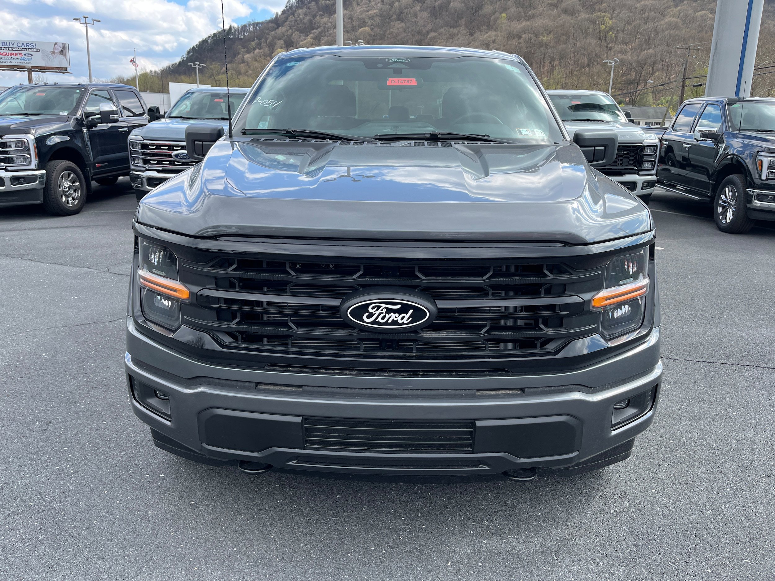 New 2026 Ford F150 XLT w/ XLT Black Appearance Package image 9