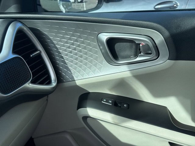 Used 2024 Kia Soul LX image 20