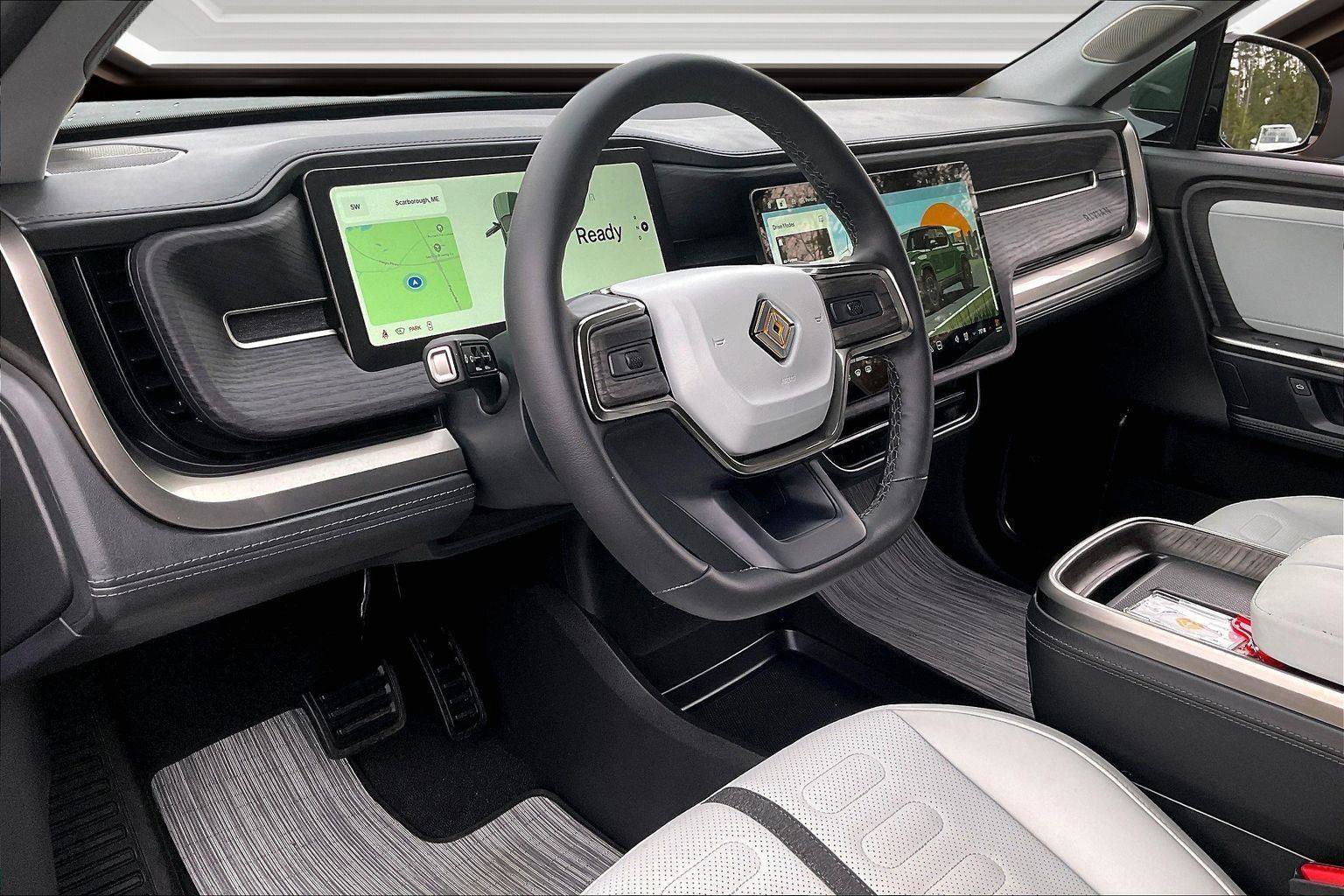 Used 2025 Rivian R1T Adventure image 13