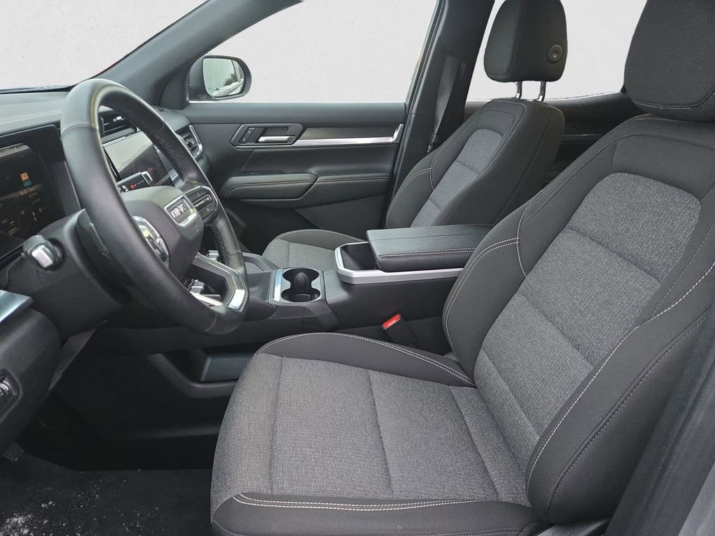 Used 2025 GMC Terrain Elevation image 13