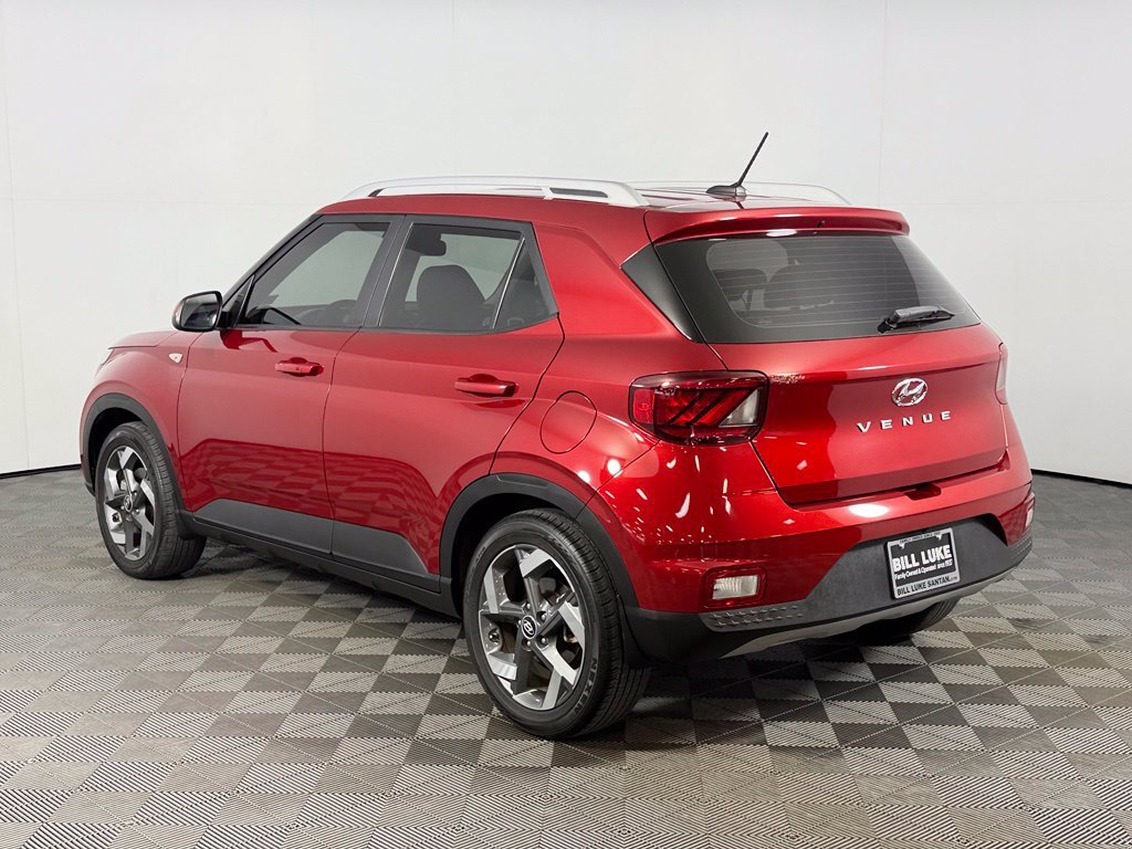 Used 2024 Hyundai Venue Limited FWD image 10