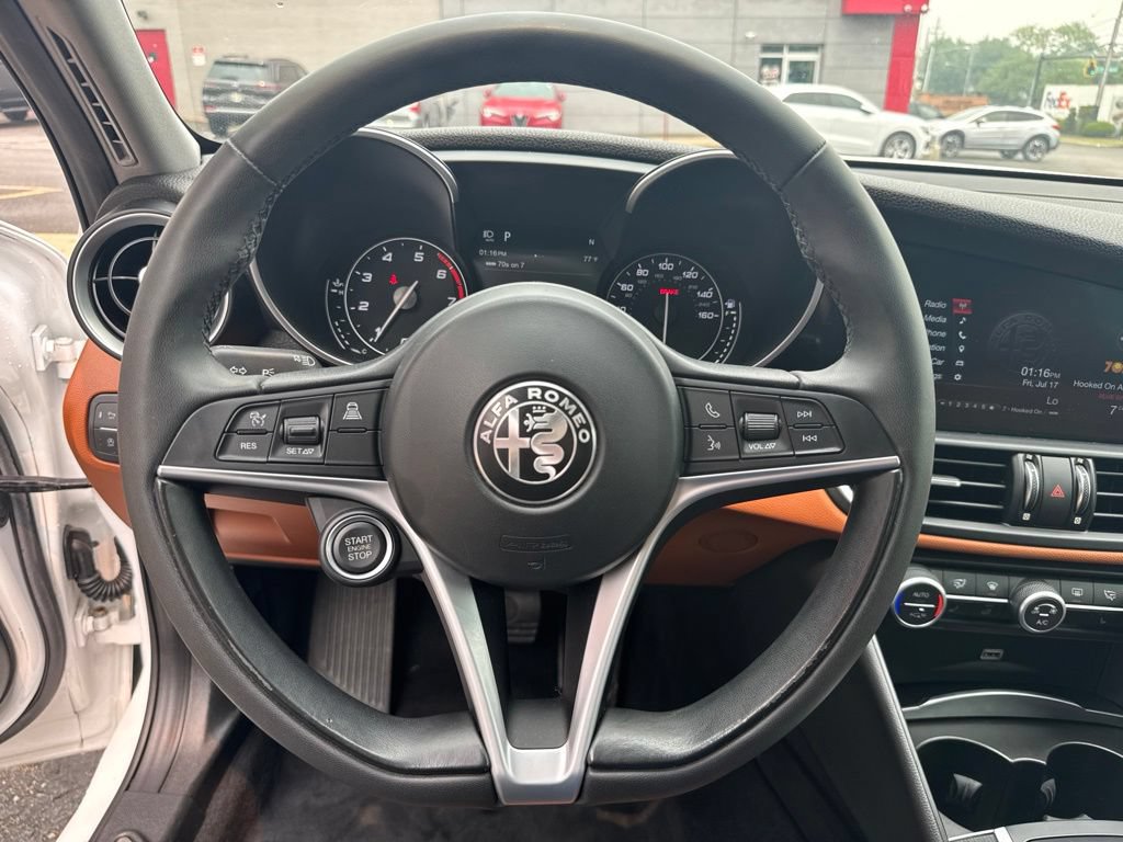 Used 2019 Alfa Romeo Giulia AWD image 35