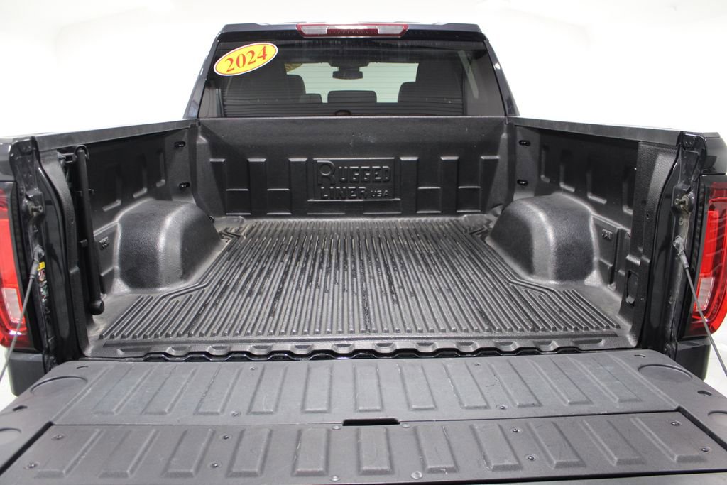 Used 2024 GMC Sierra 1500 SLT image 18
