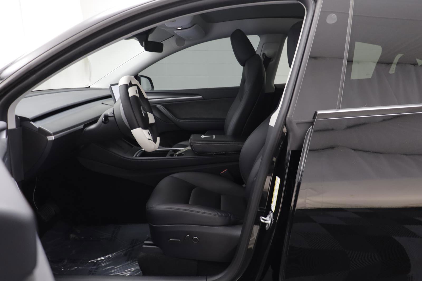 Used 2024 Tesla Model Y Long Range image 5