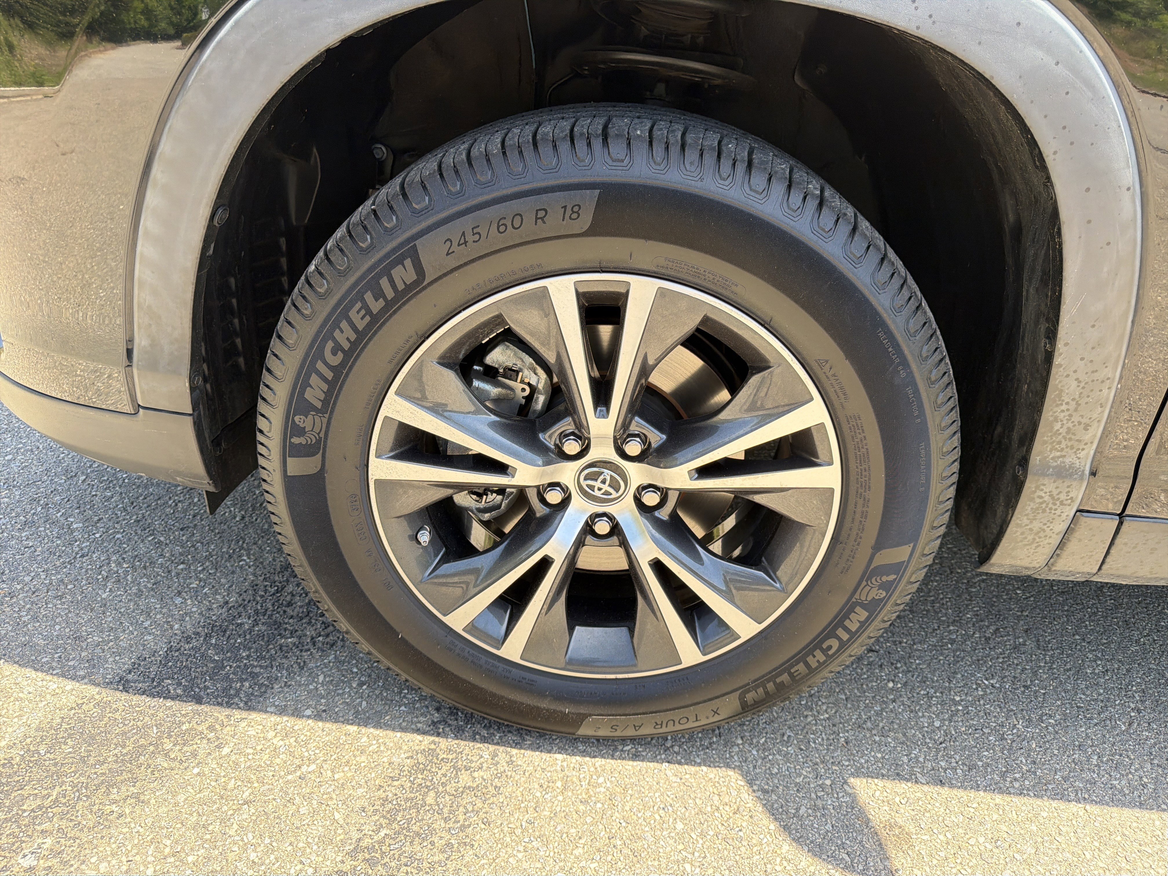 Used 2019 Toyota Highlander LE FWD image 11