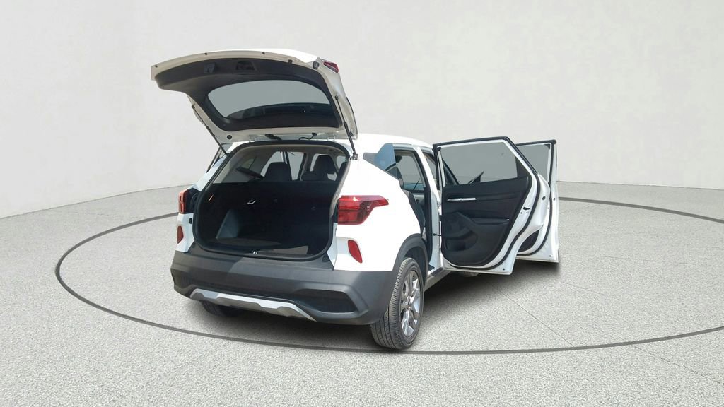 Used 2022 Kia Seltos LX AWD/4WD image 13
