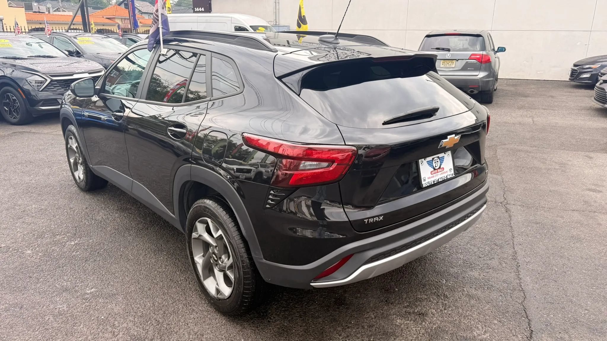 Used 2025 Chevrolet Trax LT FWD image 5