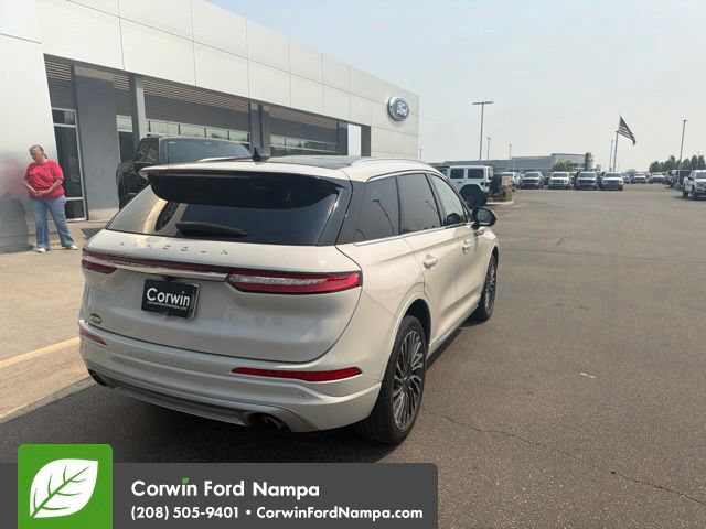 Used 2020 Lincoln Corsair Reserve w/ Equipment Group 201A FWD image 7