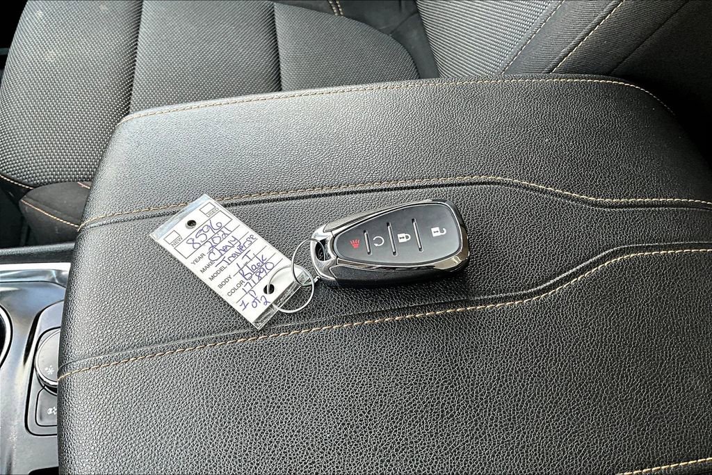 Used 2021 Chevrolet Traverse LT image 34