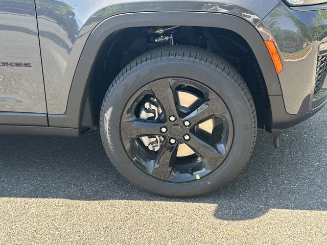 New 2026 Jeep Grand Cherokee L Limited RWD image 14