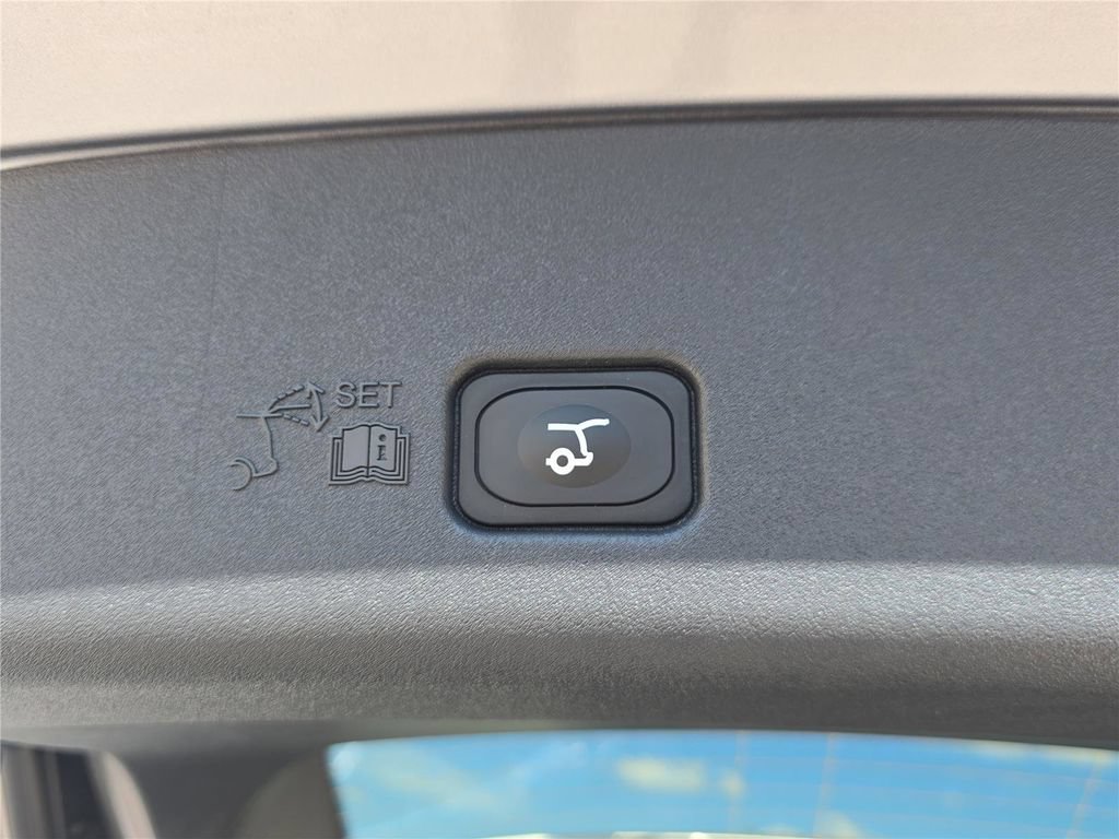 New 2026 Lincoln Nautilus Premier AWD/4WD image 24