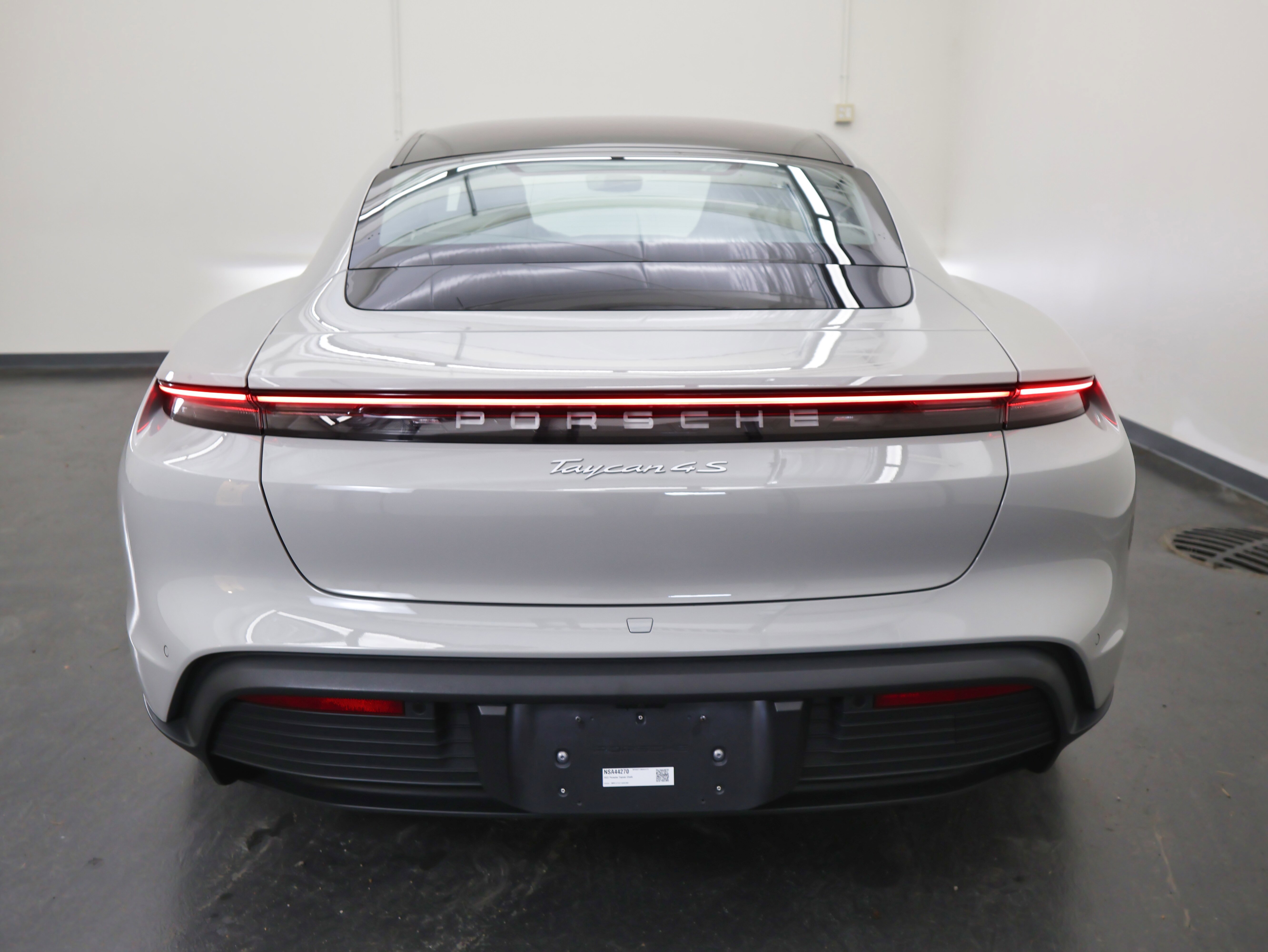 Used 2022 Porsche Taycan 4S image 4