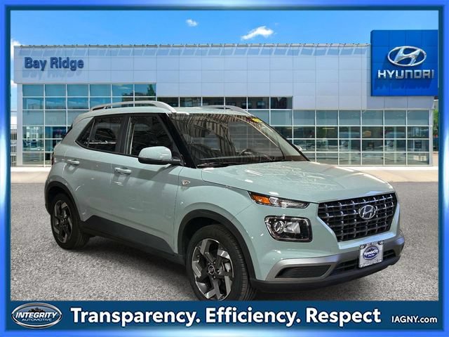 Used 2025 Hyundai Venue SEL FWD image 1