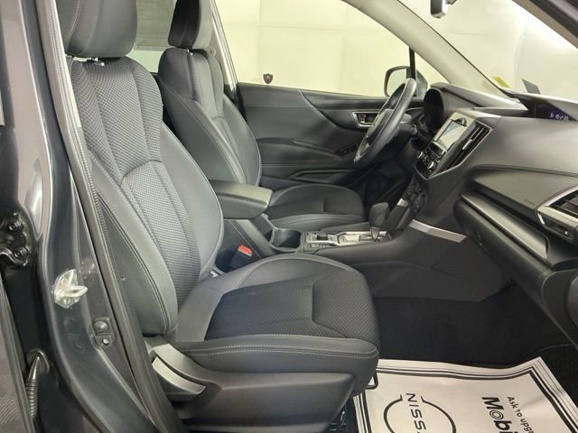 Used 2023 Subaru Forester Premium image 5