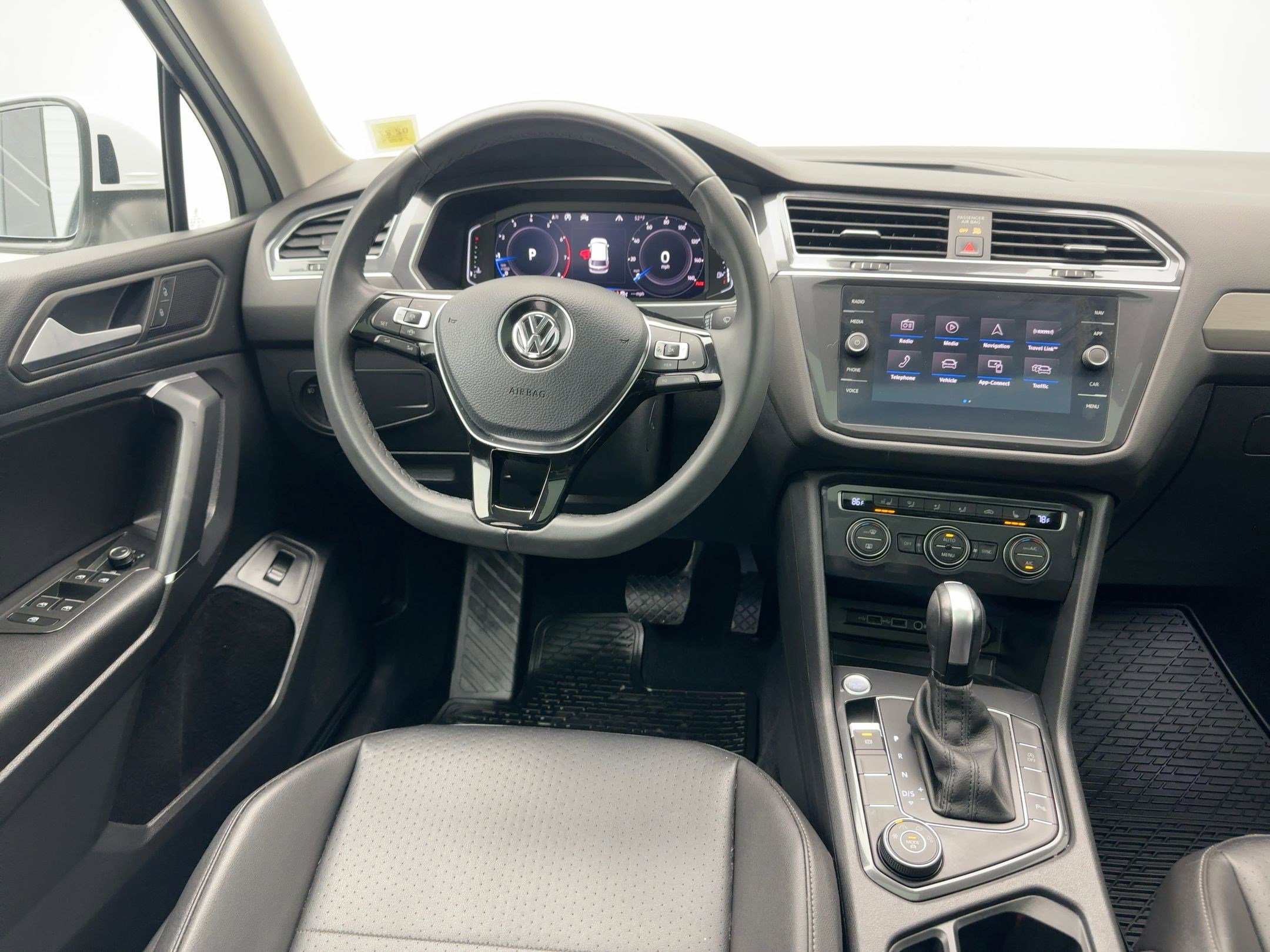 Used 2020 Volkswagen Tiguan SEL image 27