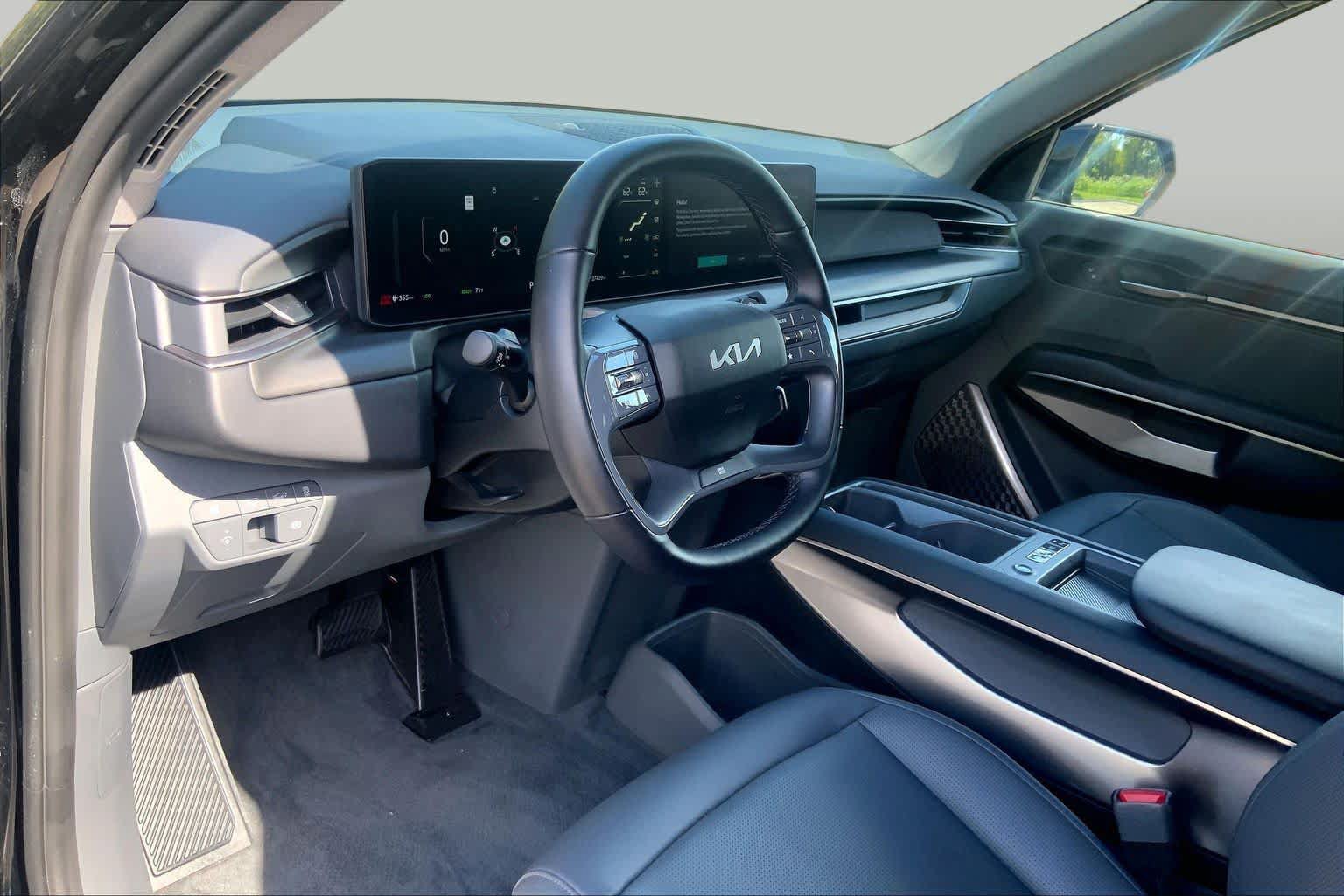 Certified 2024 Kia EV9 Light Long Range RWD image 15