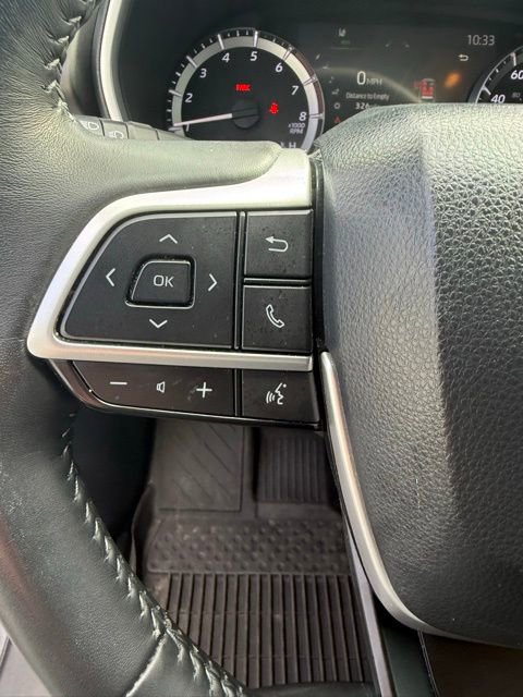 Used 2023 Toyota Highlander XLE image 19
