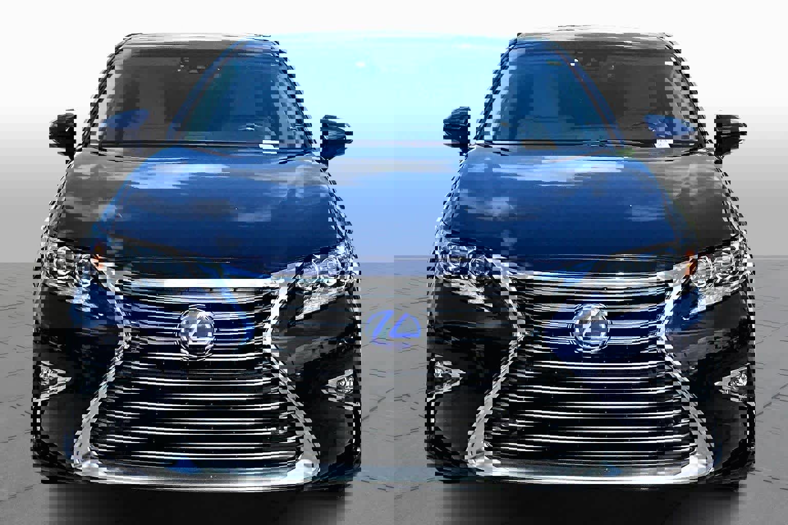 Used 2017 Lexus ES 300h image 4