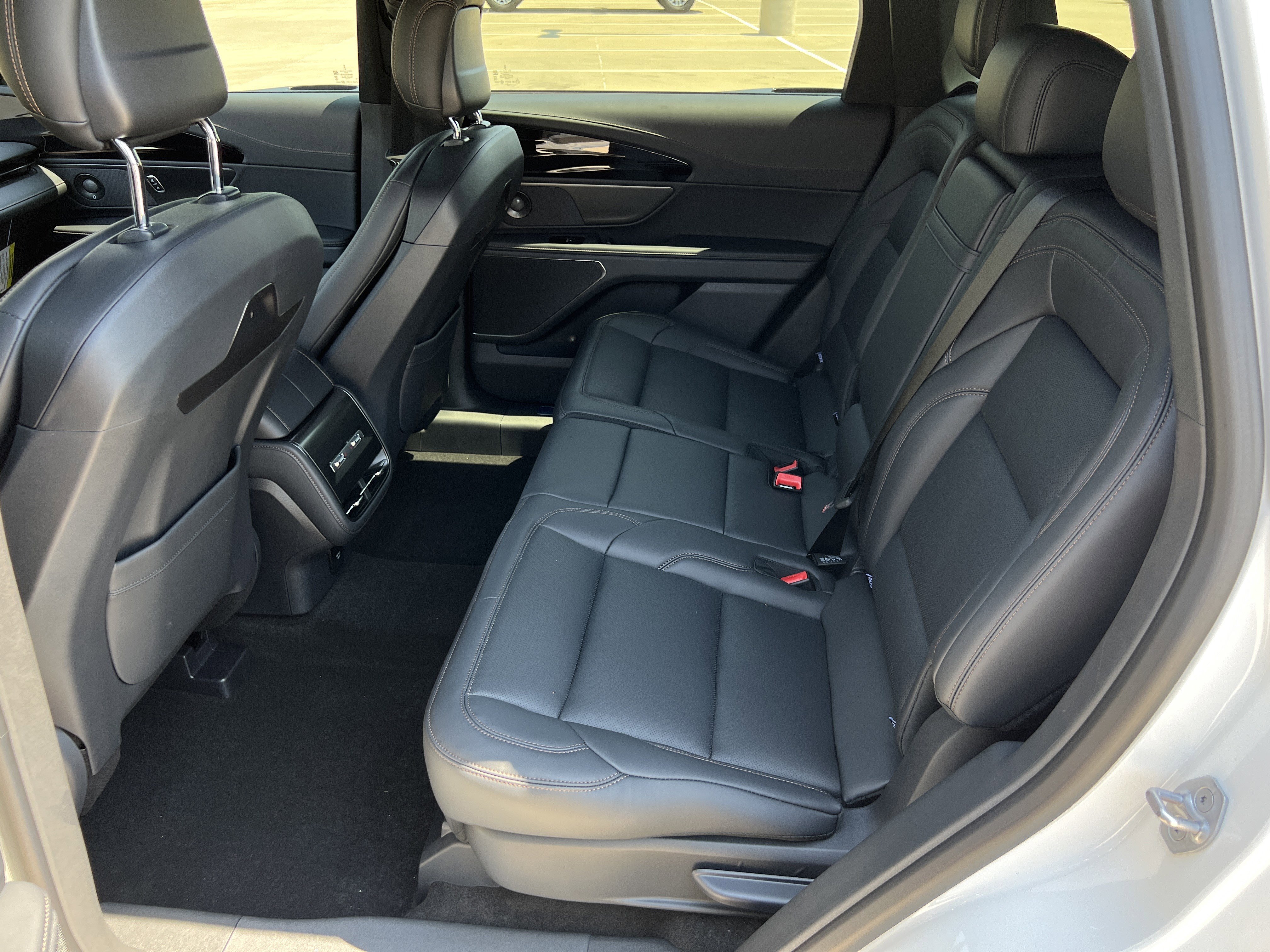 New 2025 Lincoln Nautilus Premier w/ Equipment Group 102A image 28